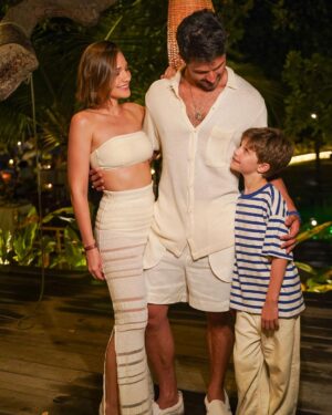 Rômulo Estrela Instagram - Feliz 2024! 🤍
Que seja um ano novo lindo pra gente 🙌

Obrigado pela noite especial @anacardierhotel 
E pelos registros @lucassakamotos 🤍