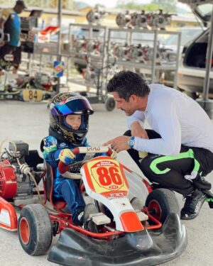Rômulo Estrela Instagram - Dump do meu sábado com ele. 🏎️❤️