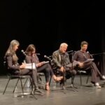 Rômulo Estrela Instagram - ontem foi dia nacional do teatro e me deparei com esse vídeo aqui... O palco é refúgio, paixão, lugar onde me sinto preenchido artisticamente. No teatro a criatividade brota das mentes inquietas de autores, atores e diretores… é onde essas pessoas fazem coisas incríveis. É preciso falarmos e consumirmos constantemente teatro. Ele desempenha um papel fundamental na nossa cultura revolucionando conceitos, amplificando vozes e é tbm espaço de inclusão, de diversidade, onde diferentes perspectivas se encontram. Eu sou um apaixonado pelo teatro e pela experiência transformadora para cada indivíduo que se entrega a ele. ❤️🎭