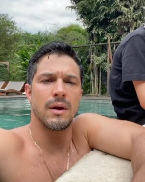 Rômulo Estrela Instagram - domingo em casa com minhas melhores companhias
