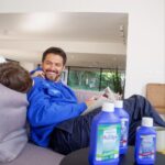 Rômulo Estrela Instagram - Toda família tem suas tradições, né? Aqui em casa, por exemplo, a gente não abre mão de um bom cuscuz nordestino no café da manhã, momentos de lazer no domingo em família e, claro, quando o assunto é má digestão, uma que não pode faltar é Leite de Magnésia de Phillips @lmdephillips. E aí, qual é a tradição na casa de vocês? •publi #LeitedeMagnésiadePhillips #OriginalÉPhillips #azia #mádigestão LEITE DE MAGNÉSIA DE PHILLIPS - hidróxido de magnésio 8% (p/v). USO ORAL. USO ADULTO E PEDIÁTRICO ACIMA DE 2 ANOS. Indicação: Como laxante suave para o tratamento da prisão de ventre ocasional e como antiácido, para alívio de azia e excesso de acidez no estômago. MEDICAMENTO DE NOTIFICAÇÃO SIMPLIFICADA RDC N°. 576/2021. AFE 1.03764-8. Produto notificado por: Aspen Pharma Indústria Farmacêutica Ltda. SAC: 0800 026 23 95 ǀ sac@br.aspenpharma.com. NÃO USE ESTE MEDICAMENTO EM CASO DE DOENÇA DOS RINS. SE PERSISTIREM OS SINTOMAS, O MÉDICO DEVERÁ SER CONSULTADO. 10/01/2023. V.06. JULHO/2023 BR-LMP-EXT- 072023-015