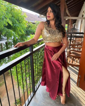 Rachitha Mahalakshmi Instagram - 😍🥰😍🥰😍🥰😍🥰😍🥰 managed to click few pics before d event….. 😜😉😉😉😉😉😉
Hope our little efforts to entertain you all was not unnoticed,in spite of all d flaws happened 🙄we gave our best🙃🙌🏻🙌🏻🙌🏻
Hope u guys enjoyed d performance 🎭 💃 🥰🥰
🙏🏻🙏🏻🙏🏻Nandri🙏🏻🙏🏻🙏🏻🇱🇰
#jaffna