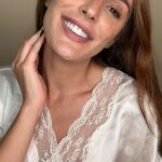 Rafa Brites Instagram - Você já sabe do que a sua pele realmente precisa? O trabalho de dermatologistas como o da @dracarolineaguiar aí do vídeo, é essencial pra gente aprender a escolher os melhores produtos e ativos. Diferente de alguns anos atrás, hoje eu já faço escolhas mais conscientes, como UV Pigment Control de @Vichybrasil. Já testou? Depois me conta o que achou. @vichybrasil #SquadVCY #VichySkinCare #UvPigmentControl #MEvsUV #publicidade