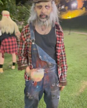 Rafa Brites Instagram - Eu não tive medo de fantasma, nem de bruxa, Fred Krueger, palhaço It é fichinha medo eu tive no puerpério. Passar as noites em claro com um bebezinho que depende de vc. Me da arrepio de lembrar …Ontem no Halloween dos meus amigos amados @monicabenini e do @junior_oficial . O @andreolifelipe foi de Faria Limer e eufui do momento mais aterrorizante da minha vida alguém se identificou com essa “fantasia “ ?