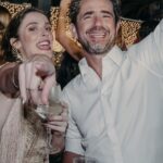 Rafa Brites Instagram - Repare na evolução das fotos… O casamento da @celinalocks e do @ronaldo foi perfeito, não só pq tudo estava lindo… mas pq tudo estava leve, feliz e dançante! É impressionante como a Celina tem esse dom, ser o ápice da chiqueza e bom gosto , mas nunca chegar perto da frescura ou ostentação.. Que o amor vença todos os dias e a vida de vcs tenha o gosto daquela pipoquinha doce