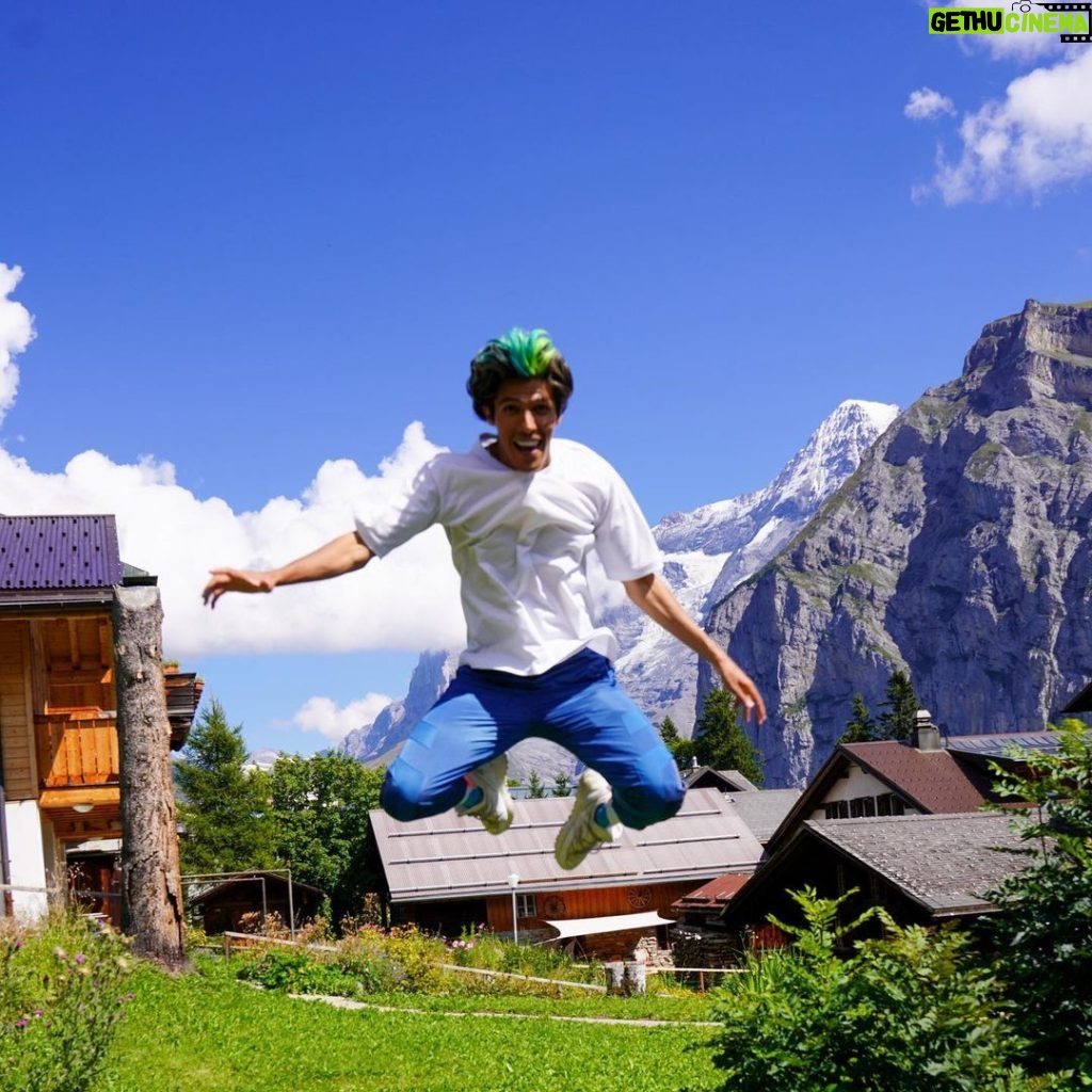 Rafa Polinesio Instagram - Pueblo de duendes 🍀🇨🇭 Murren, Switzerland