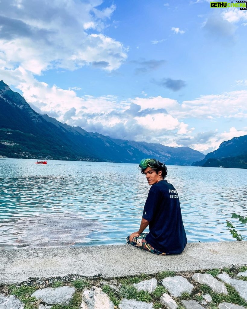 Rafa Polinesio Instagram - Siempre bailando 🇨🇭🌍 Interlaken, Switzerland
