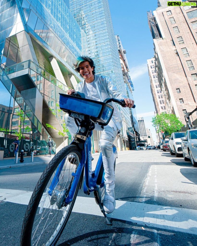 Rafa Polinesio Instagram - Vamos a dar un paseo? 🚲,