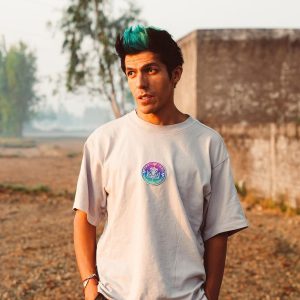 Rafa Polinesio Instagram - Mi familia india 🇮🇳 jajajaja mi cara en la primera foto 😂💀pero es la única que tenía con mi mamá India.
Polinesios Gold ya vieron la versión extendida del vlog??