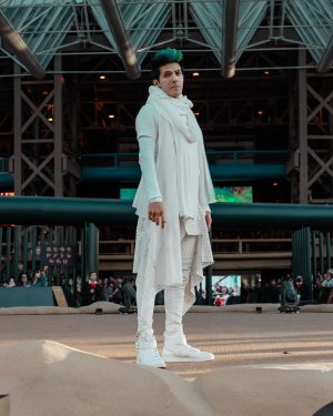 Rafa Polinesio Instagram - Me encantó este outfit ⚪️ pero verlos, escucharlos y sentirlos llenó mi 💚!!
💭💭💭
Hace tiempo me desconecte de este tipo de eventos 📸 para vivir otras experiencias y ahora que volví recordé lo bien que me la paso, me sentía en mi elemento y sobre todo estar junto a ustedes (que por cierto): fue lo que más hice en esta alfombra “platicar y abrazarlos”.
Me decían: 
“He comido más con ustedes que con mis papás” 
“Ustedes fueron mi infancia y ahora mi adolescencia” 

Ese día mis Polinesios me recordaron la gran familia que somos y que unidos podemos ir más allá de nuestros sueños. 👐
Es tiempo para “La Nueva Era PP”, ahora estaremos mas cerca de ustedes en diferentes formas, más allá de lo que podemos imaginar y el mundo conocerá la fuerza de nuestra familia porque TODO ES POSIBLE!!
💭💭💭
Disfruten el juego 💚