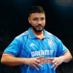 Raftaar Instagram - Thank you to each and everyone for loving #3KaDream 💙. It is not just a song but an anthem for all the Indian Cricket Fans. Jo Sone Na De Vo Sapna, Teen Ka Dream Hai Apna... Go for the glory 🇮🇳🏆#TeamIndia @adidasIndia @indiancricketteam #ImpossibleIsNothing