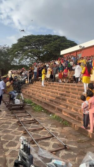 Rajpal Yadav Instagram - What an energy Sangli MH10 !! Shooting here our next film #kaamchaluhai ,

Sangli ne dil jeeta 😇