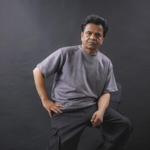 Rajpal Yadav Instagram - “If you don’t believe in yourself, who will ?”

Stylist: @purvabansal5 
Outfit: @hophead.apparel 
Team: @greenlight__media
