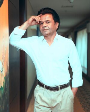 Rajpal Yadav Instagram - From the Kathal film trailer launch event 📸

Styled by @akansha.27 @tiara_gal 
Outfit by @brandaffairss
Clicked by @vivekbhanushali09