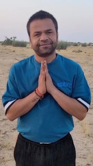Rajpal Yadav Instagram - छट पूजा की हार्दिक शुभकामनाएँ । 

#rajpalyadav #chhathpuja