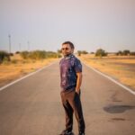 Rajpal Naurang Yadav Instagram - Love to travel the roads I have never travelled before … Pic taken by @dhruvgohil_ #jaisalmer #shootdiaries #rajpalyadav #rajasthan