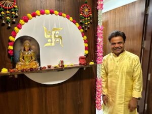 Rajpal Yadav Instagram - Shubh Deepawali 🪔🙏🏻

#diwali #shubhdeepawali #happydiwali #rajpalyadav