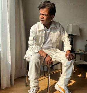 Rajpal Yadav Instagram - Apurva promotions in Delhi 🎬

Styled by @akansha.27 @tiara_gal 
Outfit by @blamblack_clothing 

#rajpalyadav #instagram #instagood