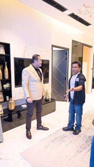 Rajpal Yadav Instagram - Kyunki Dubai mein ghar bole toh #DanubeKaGhar

@danubeproperties @rizwan.sajan