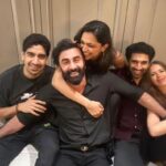 Ranbir Kapoor Instagram - Team #YJHD Last Night📸🔥 #10yearsofyehjaawanihaideewani #Ranbirkapoor #AyanMukerji #deepikapadukone #kalkikoechlin #adityaroykapoor