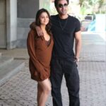 Ranbir Kapoor Instagram - #RanbirKapoor and #AliaBhatt get papped while at a promotional event for #Brahmastra 💥 #DevaDeva