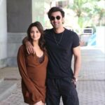 Ranbir Kapoor Instagram - #RanbirKapoor and #AliaBhatt get papped while at a promotional event for #Brahmastra 💥 #DevaDeva