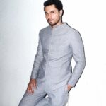 Randeep Hooda Instagram - Suit up ! Outfit- @rishtabyarjunsaluja Stylist @edwardlalrempuia #Team Eddie @asulkr @sincerely.saumya @yuthiccaa #style #fashion #Grey #HappyHalloween #mamifilmfestival #halloween #OOTD Nita Mukesh Ambani Cultural Centre