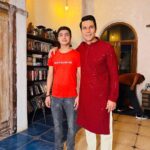 Randeep Hooda Instagram - From ours to yours #HappyDiwali 🪔🪔🧨🧨🎇🎇🎇 #Diwali #ShubhDeepawali