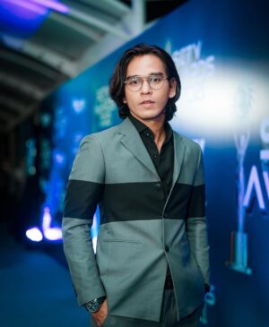 Rangga Azof Instagram - Congrats min !! @armin.semampunya 

Suit by  @sasdesigns @rakeshd18 Styled @wanda_haraa #wandaharaaproject . 
Photo @snap.nuel