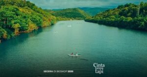 Rangga Azof Instagram - Kadang kita merasa hidup itu jebakan.
Merasa hidup ini sulit, karena terjebak pada hal yang tidak kita suka.

#CintaTanpaTapi #filmindonesia #mncpictures #mncpmovie