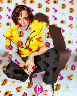 Rangga Azof Instagram - Photographer: @hadicahyono
Fashion stylist: @astrianagemiati
Digital Imaging: @rghsura
Teks: @giovaniuntari
Makeup: @loritayoung_mua
Hair: @mariarobert11
Wardrobe: @gucci, @coach @jansober
Background Layout Photo Shoot: @dwntara