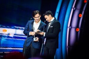 Rangga Azof Instagram - .kenal awal karir bgt .. iklan bareng 2012/2013
.ketemu lagi tahun 2018 di anak langit sbg lawan main
.sekarang satu panggung utk bacain nominasi sctv awards 2019
.dan sekarang mau nikah sama @felicyangelista_  yg dulu gw jg ikt andil comblangin mereka bareng @mutiafebrita dan @jsherlooc .sukses dan lancar trus to buat karir dan kehidupan -terharu ga to 😂