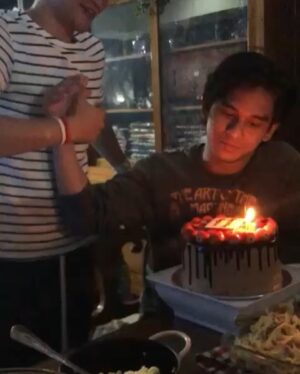 Rangga Azof Instagram - Alhamdulillah, terimakasih buat smua yg udh kasih ucapan.. thanks for @thereal_rezkyadhitya @jihanealmira @armin.semampunya yg udh buat surprise.. upin ipin greeting ramadhan