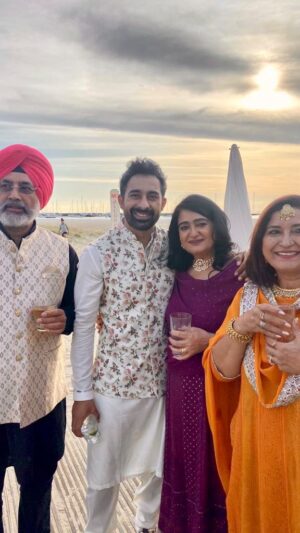 Rannvijay Singha Instagram - Indian weddings are a vibe! 
#family 
#satnamwaheguruੴ 🙏🏼🌑