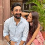 Rannvijay Singha Instagram - Season 3 #mismatched, First day of shoot for me. In the past 2 seasons we have become family, waiting to meet all these crazy amazing beings to create a great season and awesome memories too! We have had good times and we are grateful for them and thankful for all the love we have received. God has been kind and hopefully will continue to be! To another one 🥂. #satnamwaheguru 🙏🏼🌑
