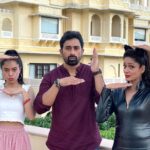 Rannvijay Singha Instagram - Season 3 #mismatched, First day of shoot for me. In the past 2 seasons we have become family, waiting to meet all these crazy amazing beings to create a great season and awesome memories too! We have had good times and we are grateful for them and thankful for all the love we have received. God has been kind and hopefully will continue to be! To another one 🥂. #satnamwaheguru 🙏🏼🌑