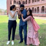 Rannvijay Singha Instagram - Season 3 #mismatched, First day of shoot for me. In the past 2 seasons we have become family, waiting to meet all these crazy amazing beings to create a great season and awesome memories too! We have had good times and we are grateful for them and thankful for all the love we have received. God has been kind and hopefully will continue to be! To another one 🥂. #satnamwaheguru 🙏🏼🌑