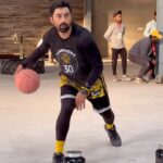 Rannvijay Singha Instagram - When your work is actually playing.. bts from the @uptime_nutrition shoot, I love when brands and companies believe in the passions of the ambassador and then everything seems real,organic and obviously believable. 💪🏻 #satnamwaheguruੴ 🙏🏼🌑 #blessed #grateful #baller #ballislife @squadrann @starballersindia