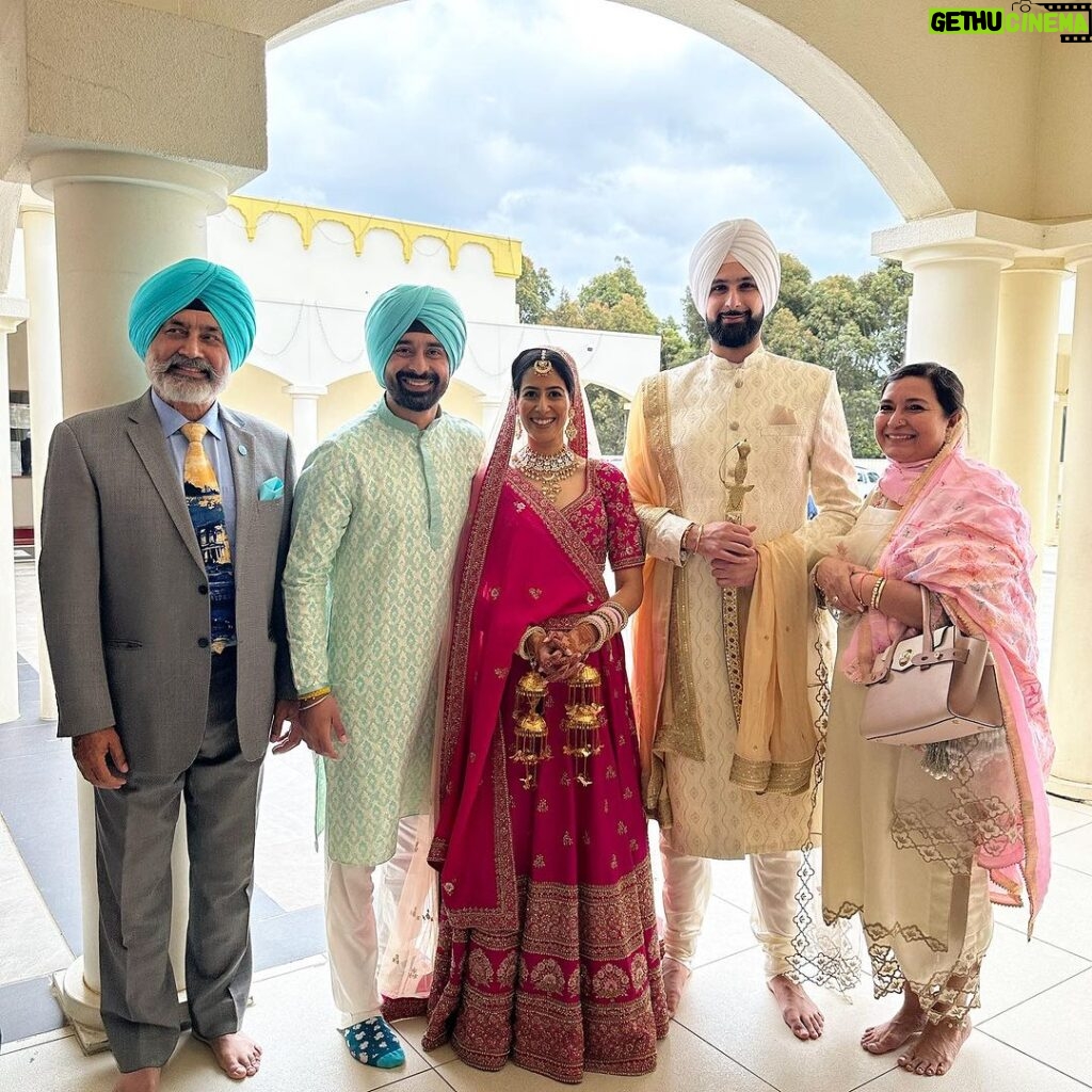 Rannvijay Singha Instagram - Congratulations @jazzyg_97 and @sahil.g.23 , you guys looked soooo good as the bride & groom! So happy that most of the family was here for this amazing ceremony in the Gurudwara. #satnamwaheguruੴ 🙏🏼