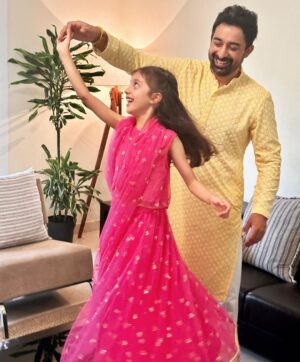 Rannvijay Singha Instagram - #Incollaboration with @firstcryindia 
This Diwali, let the festivities begin with a dash of style and a sprinkle of joy! Wishing you all a sparkling and Happy Diwali. Every Diwali my daughter is after me "What will I wear this time", deciding between her zillion shades of colors, and dresses!! So when it comes to dressing up my little one, @firstcryindia is my top choice. They've got a massive collection of ethnic wear and a world of fun toys! 🌟 

The twinkle in her eyes as she adorns ethnic wear is the greatest reward for a father's love and care. Use my code RANNVIJAYDW50 for an amazing 50% off on Fashion and 45% off on everything else. Like me Make your and your cherished one's Diwali even more special with the brightest, most colorful festive wear.🪔

 #firstcrywalidiwali23 #firstcrywaliDiwali #firstcryindia #firstcry #FussNowAtFirstcry #firstcryfashion #kidsfashion