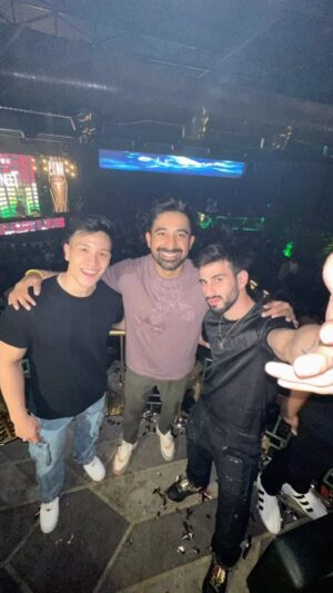 Rannvijay Singha Instagram - Epic night last week with @kevinalmasifar @garylu_ @dr_yashraj_patil for @ameyalunawat ‘s birthday! Pune knows how to partyyyy!!