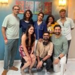 Rannvijay Singha Instagram - TVF & Girliyapa proudly partners with the ace Writer-Filmmaker Kanika Dhillon to create a new property on the life & times of Working Mothers, featuring the incredible cast Kanika Dhillon herself & Rannvijay Singha & amazing team of Girliyapa ✨🧿💗 @girliyapa @theviralfever @kanika.d @rannvijaysingha @nagsharmista @arunabhkumar @bhaatu @shrreya_ss @thakkerpranav @swastizen @baidasskhushbu @ok_had_hai @ankush_firstact @anuragsoni_27 #ChiragSingh