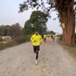 Rannvijay Singha Instagram - Share this with someone who does something and wins! #stayactive #stayfit #playsports #run #eathealthy #stayhealthy #fit #fitinida #fitindiahitindia #kheloindia @kushalpalliresort #ajodhyahills #marathon #runfortribals