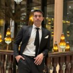 Rannvijay Singha Instagram - Boys be wearing suits and writing motivational quotes in the captions, just go to the wedding bro 🤵‍♂️ Sofitel Bahrain Zallaq Thalassa Sea & Spa