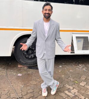 Rannvijay Singha Instagram - #sneakers with formal? Suits?- Yes 💯! Which one is ur favorite fit? Favorite sneaker ? Share ur picture wearing sneakers with formals too, use the #whatdafit !
#whatdafit #fashion #style #sneakerhead #sneakerheadindia 

👟
1. END x ASICS GEL-Lyte III
2. AIR JORDAN 1 MID ‘MILAN’
3. Travis Scott x Fragment x Air Jordan 1 Low
4. Adidas Originals Stan Smith trainers
5. Air Jordan 3 ‘Dark Mocha’ 
6. GEL-LYTE V ‘MULTI’
7. Adidas GAZELLE 
8. Puma x peanuts Ralph Sampson 
9. Patta x Nike Air Max ‘Rush Maroon’
10. NIKE AIR MAX 1 PREMIUM WABI-SABI