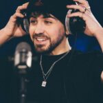 Raphaël Carlier Instagram - Suite à vos nombreux messages (merci) et l’envie d’en refaire, La Table Ovale est de retour sur YouTube & @spotifyfrance 😍 On est trop heureux de pouvoir refaire ce format et ça reprend aujourd’hui avec Joyca et Cyrus North sur le thème de « la recherche du bonheur ». La vidéo est sur notre chaîne YouTube dès maintenant et en audio sur Spotify, puis dans quelques jours vous retrouverez les réponses aux questions que vous avez posées sur Twitter/Insta en audio + vidéo uniquement sur Spotify. La TABLE OVALE