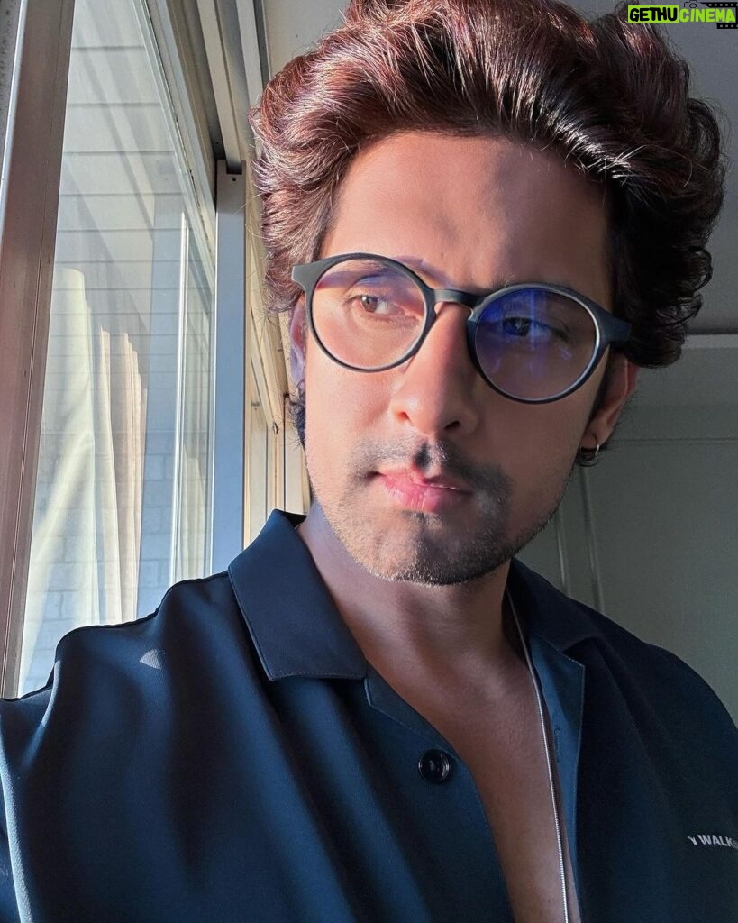 Ravi Dubey Instagram - They just call it ‘selfie’ cos ‘Narcissistic’ is hard to spell