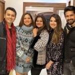 Ravi Dubey Instagram - Happy anniversary #Chakit love you both @pulkitmehta10 @charumehta05 @sargunmehta @aradhanasp14