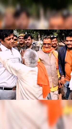 Ravi Kishan Instagram - मेरा गाँव।

#uttarpradesh #jaunpur #ravikishan