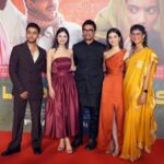 Ravi Kishan Instagram - Saare ke saare sitaare aa pahunche hai #LaapataaLadies ki khoj mein! Aap kaha hain? 🤩 @nitanshigoelofficial @pratibha_ranta @ss_this_side @chhaya.kadam.75 @ravikishann #Aamirkhan @raodyness #JyotiDeshpande @aamirkhanproductions @kindlingindia @officialjiostudios @tseries.official @bookmyshowin @pvrpictures @biplabgoswamicinema @snehadesaiofficial @ramsampathofficial @swanandkirkire @prashantpandeyofficial @divynidhisharma @shreyaghoshal @arijitsingh @sukhwindersinghofficial @sonamohapatra @mastercutpictures @antaraclicks @farooquinaved